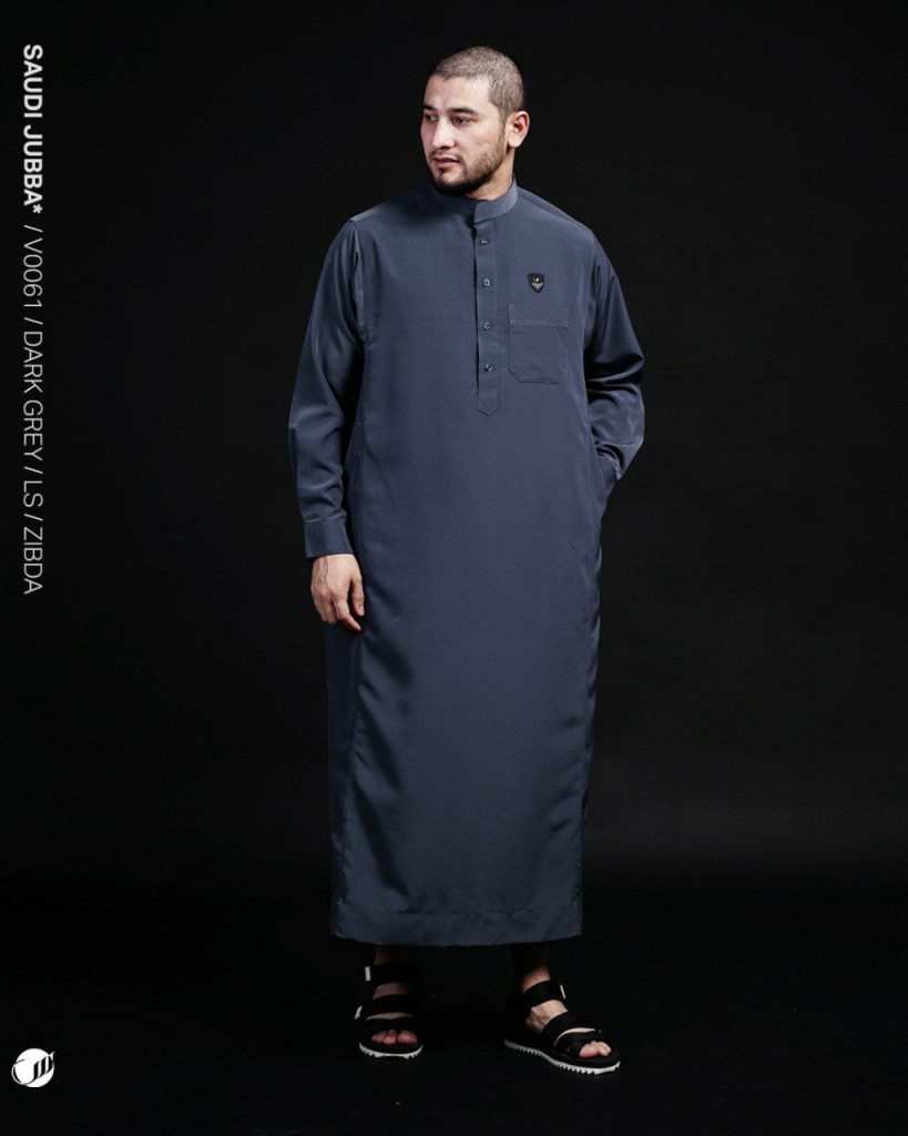 Jubah Saudi yang cocok dipakai ketika melaksanakan umroh