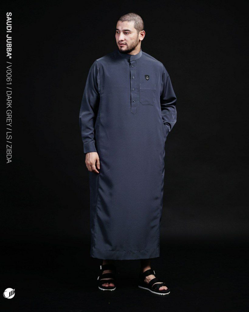 Jubah Saudi yang cocok untuk dipakai ketika musim haji atau umroh