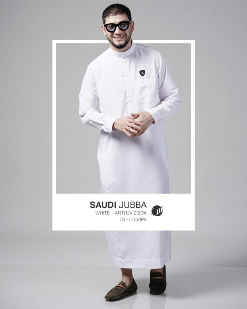 Jubah Saudi dari Samase ini dibuat mirip seperti yang ada di Jazirah Arab