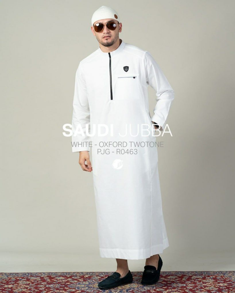 Jubah Arab yang berwarna putih untuk aktifitas ibadah